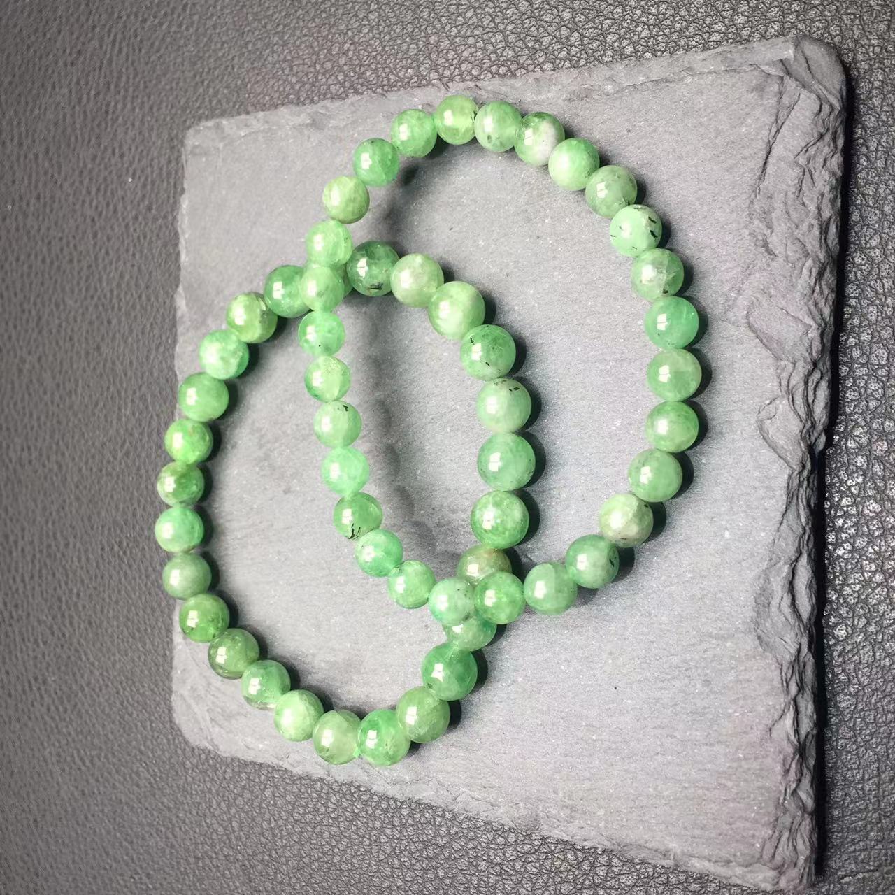 Natural  tsavorite HQ apple green bracelet