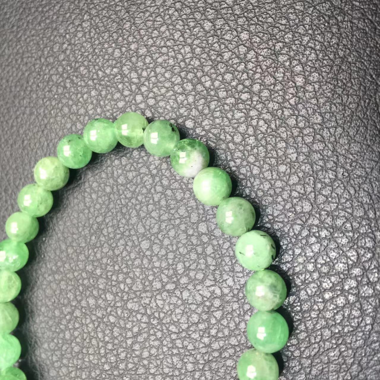 Natural  tsavorite HQ apple green bracelet